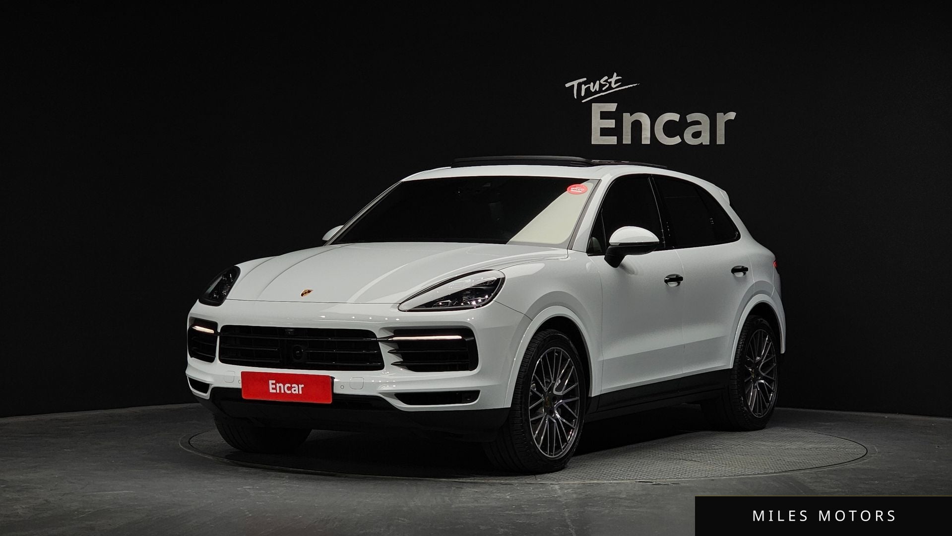Porsche Cayenne 2019 — фото 1 из 12