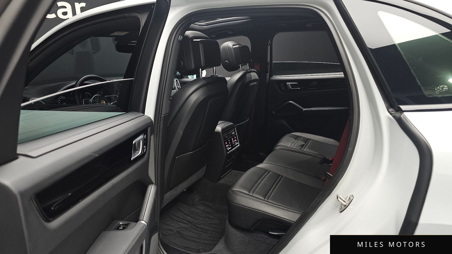 Porsche Cayenne 2019 — миниатюра 12