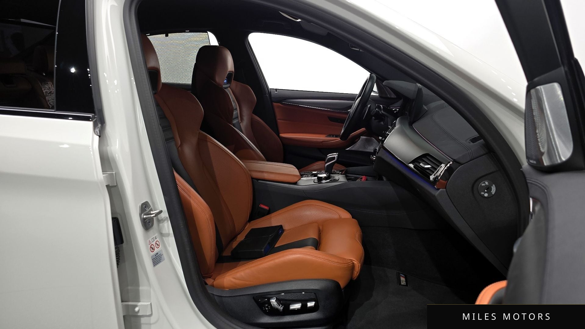 BMW M5 (F90) 2023 — миниатюра 10