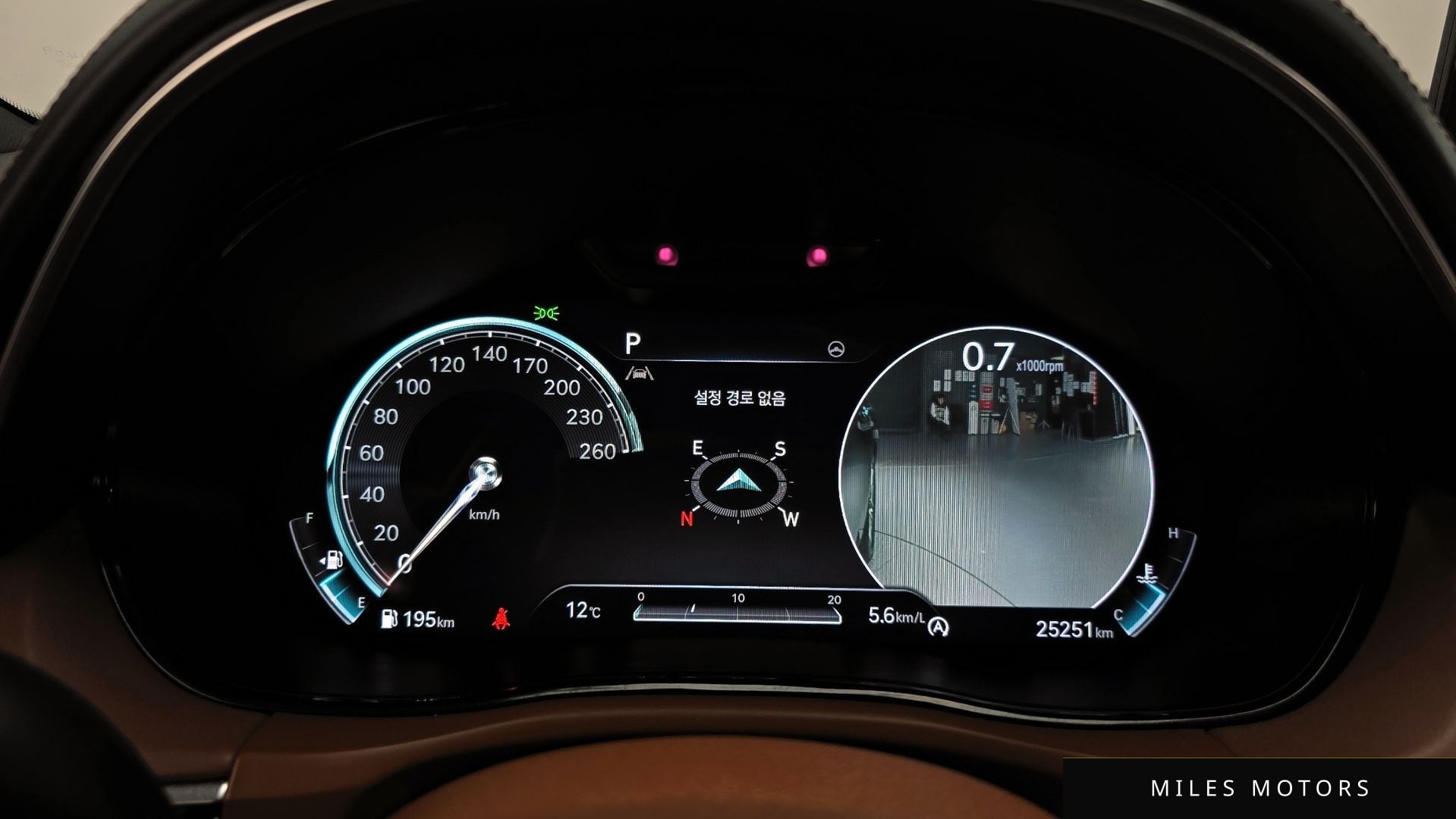Genesis GV70 2021 — миниатюра 8