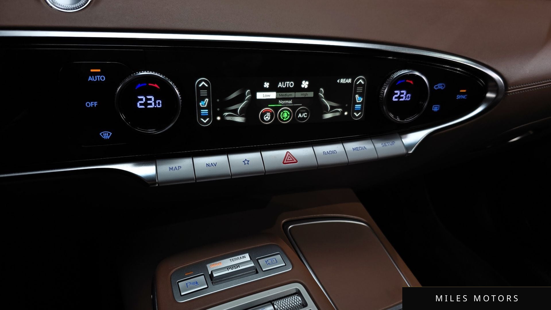 Genesis GV70 2021 — миниатюра 16