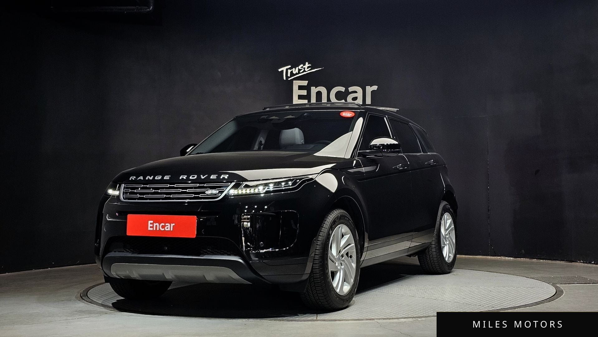 Land Rover Range Rover Evoque 2025 — фото 1 из 12