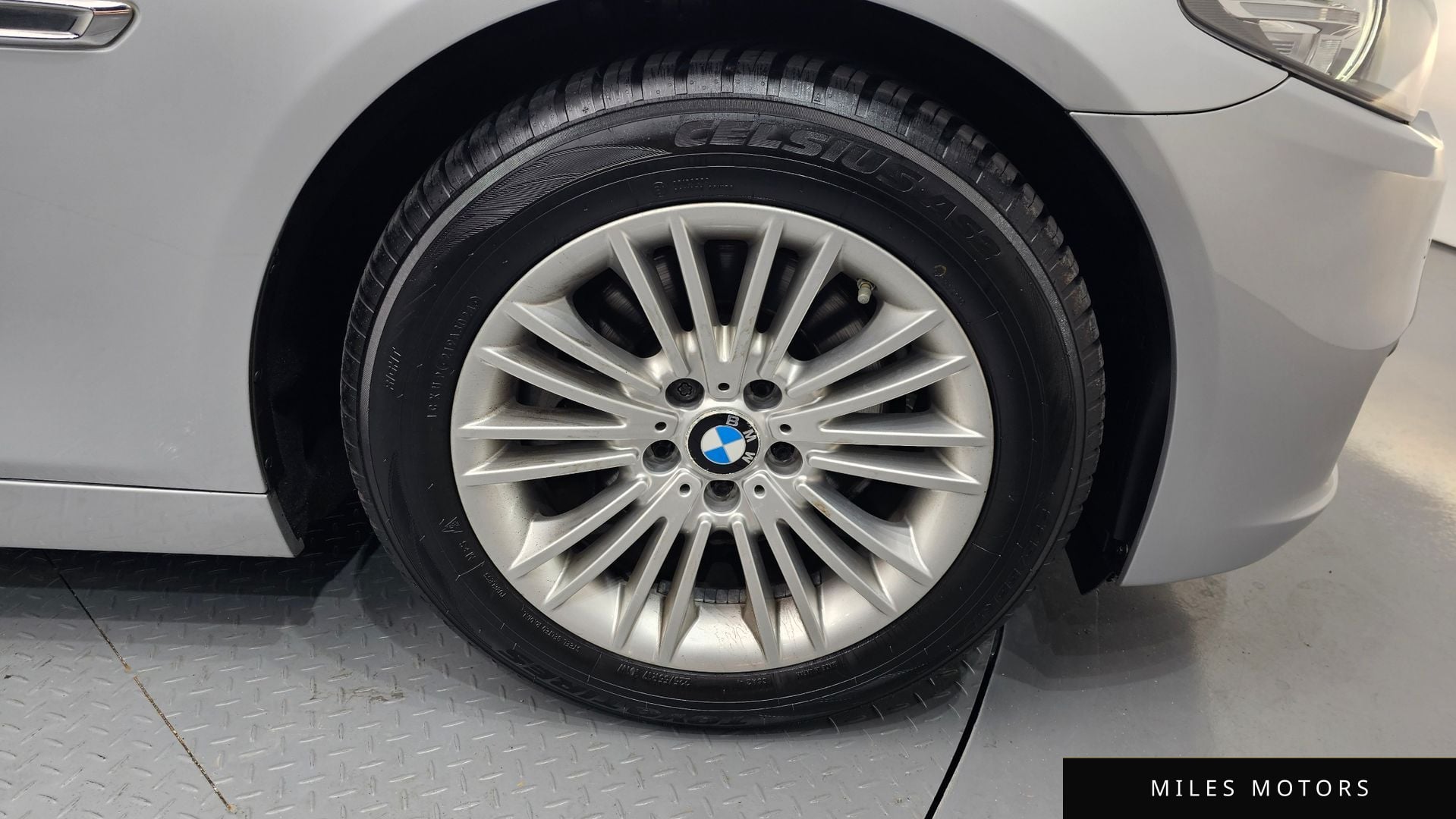 BMW 5 Series (F10) 2014 — миниатюра 5