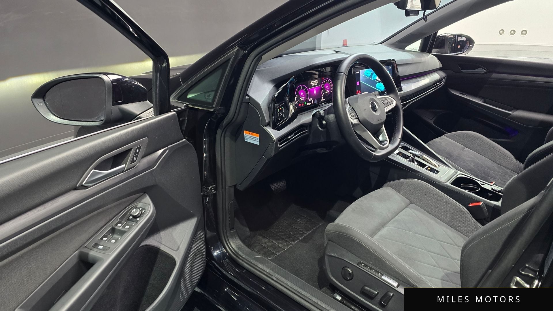 Volkswagen 골프 2022 — миниатюра 11