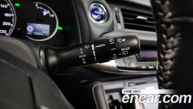 Лексус CT200h 2017 — миниатюра 14