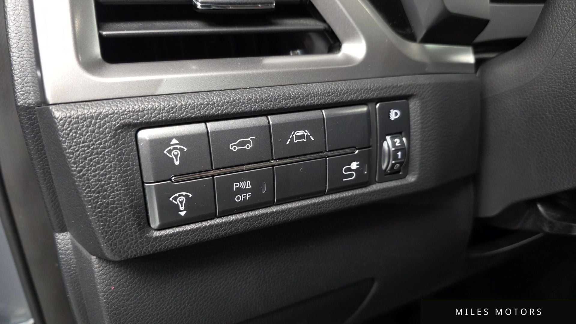 KG Mobility Beautiful Korando 2019 — миниатюра 16
