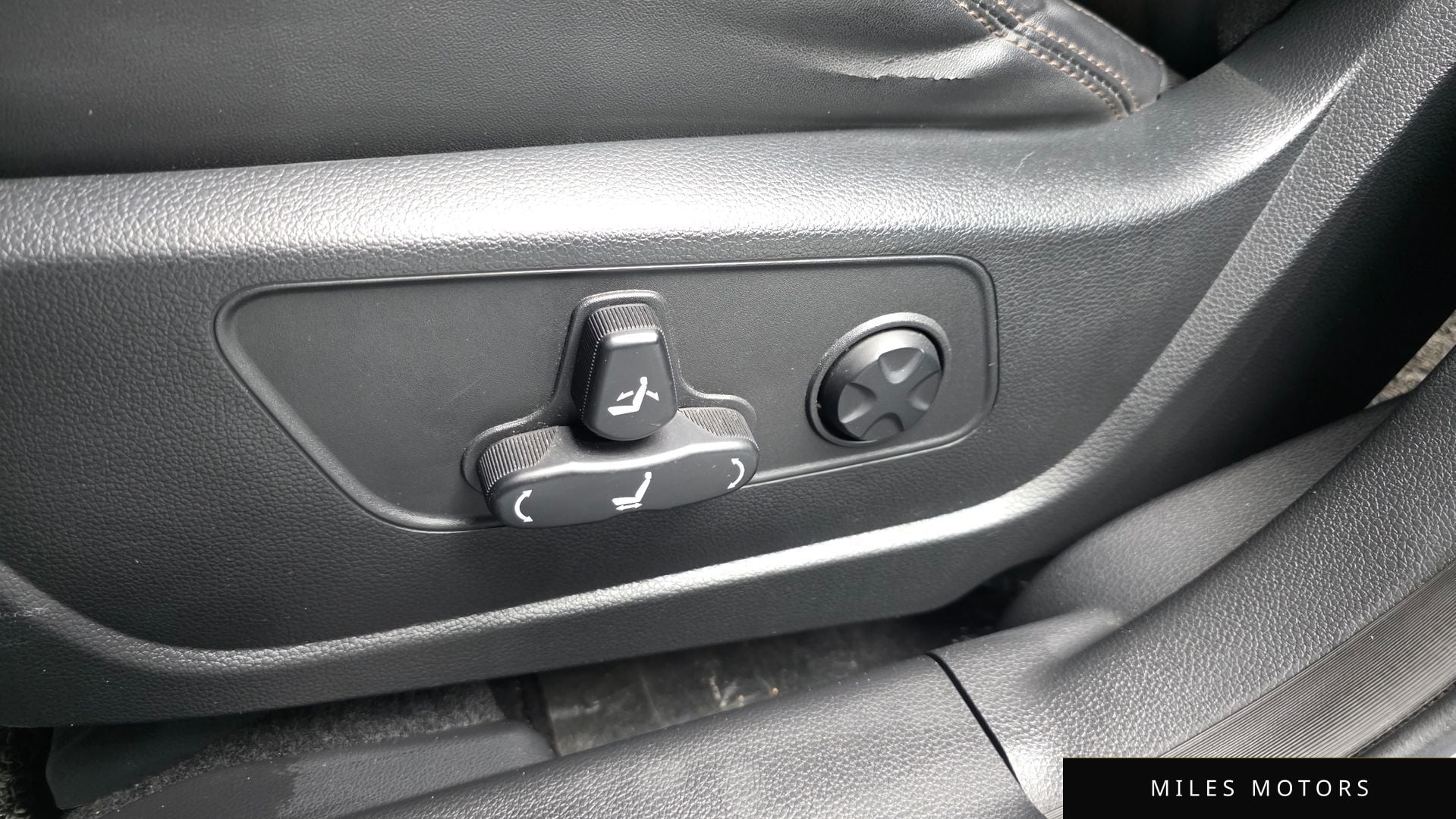 KG Mobility Beautiful Korando 2019 — миниатюра 18