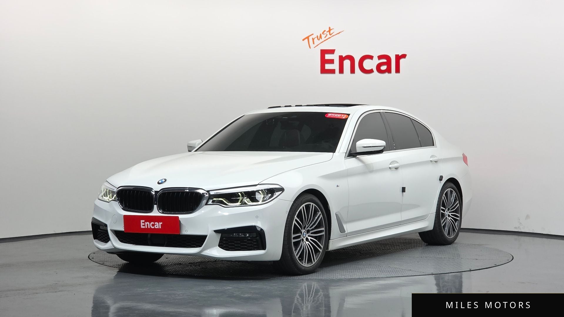 BMW 5 Series (G30) 2020 — фото 1 из 12