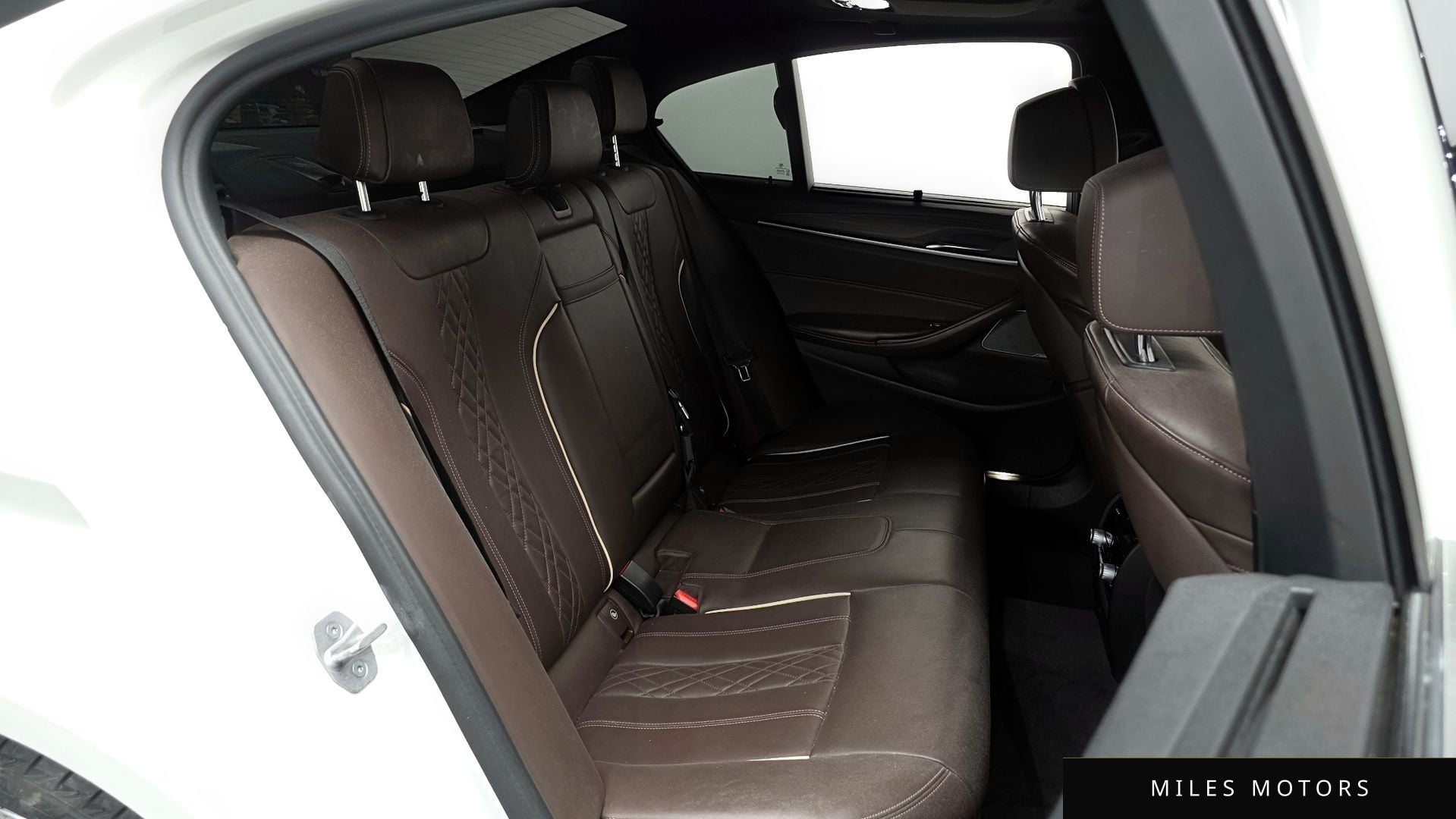BMW 5 Series (G30) 2020 — миниатюра 12