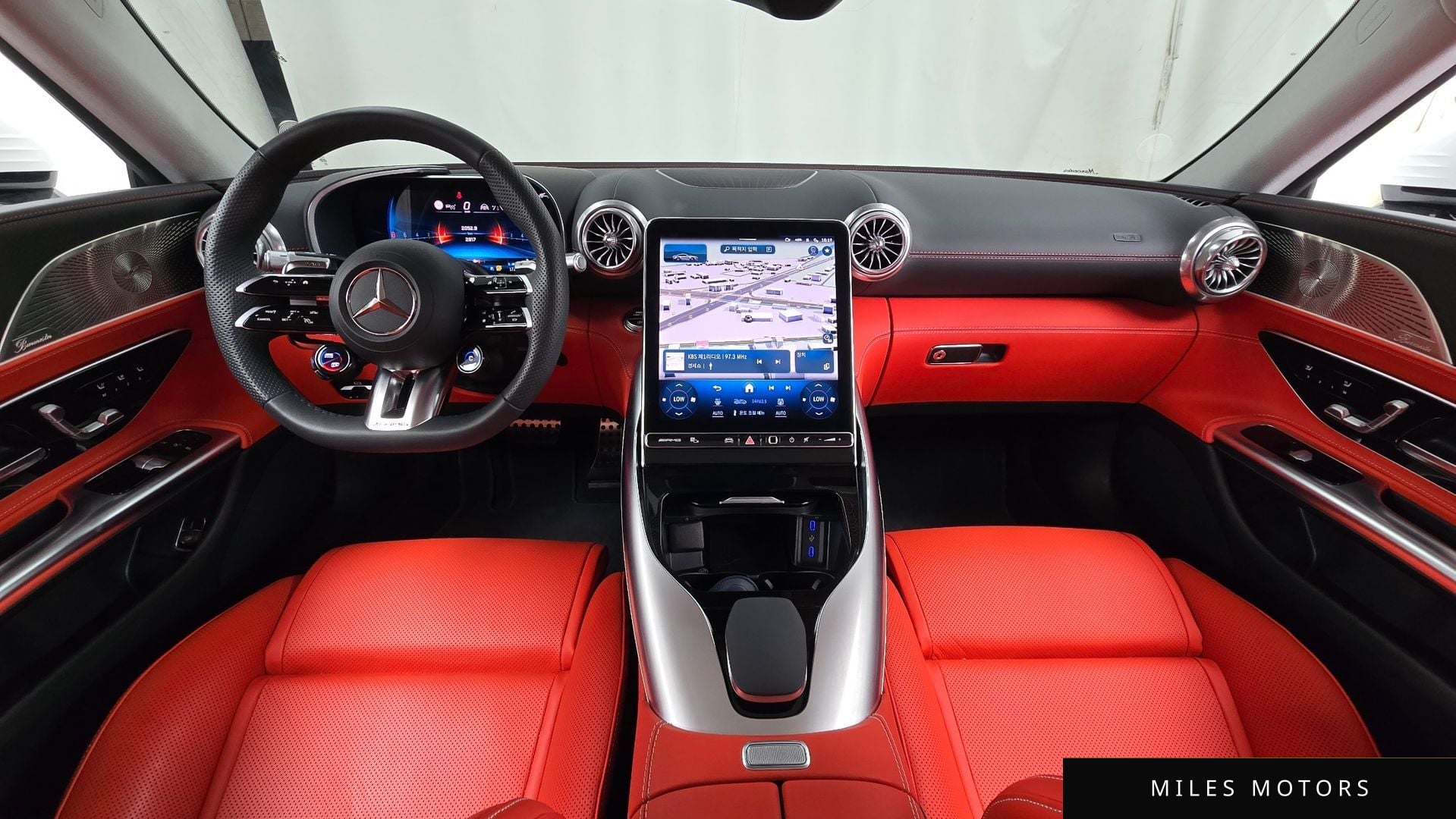 Mercedes-Benz AMG GT C192 2025 — миниатюра 7