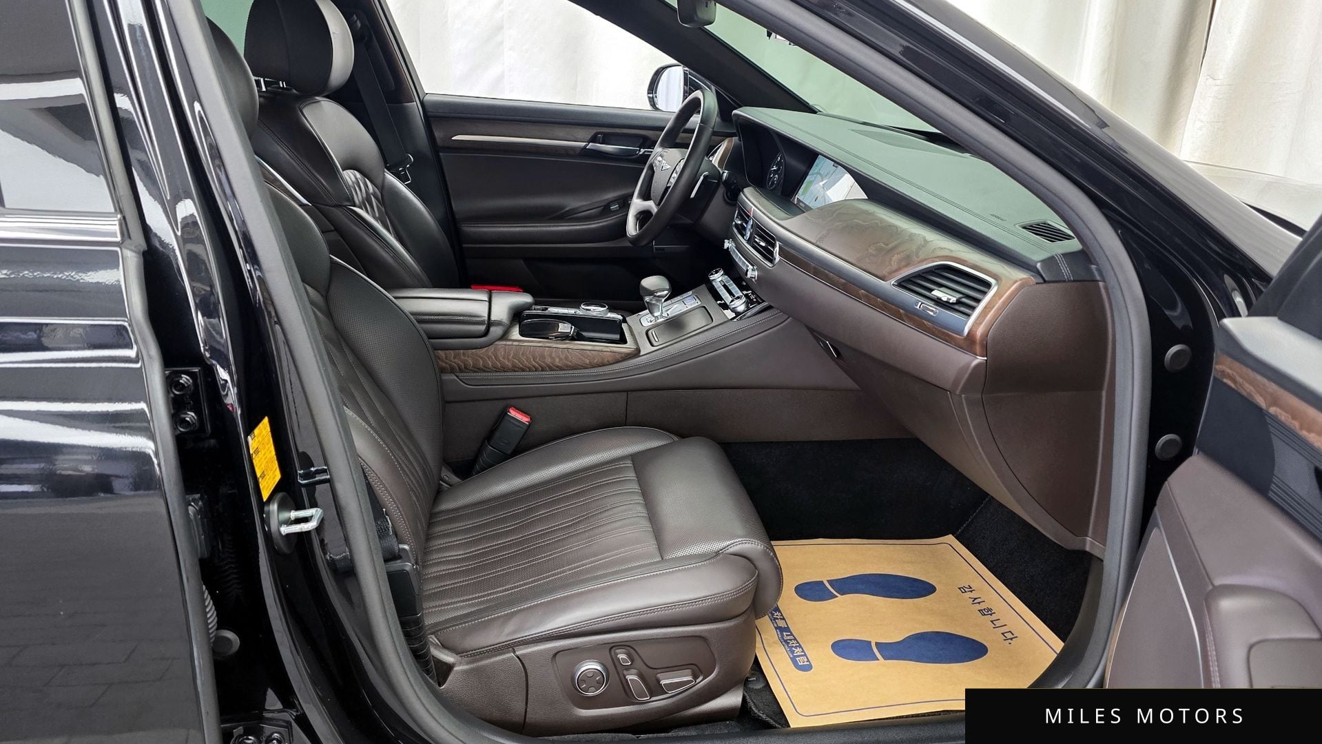 Genesis G90 2021 — миниатюра 11