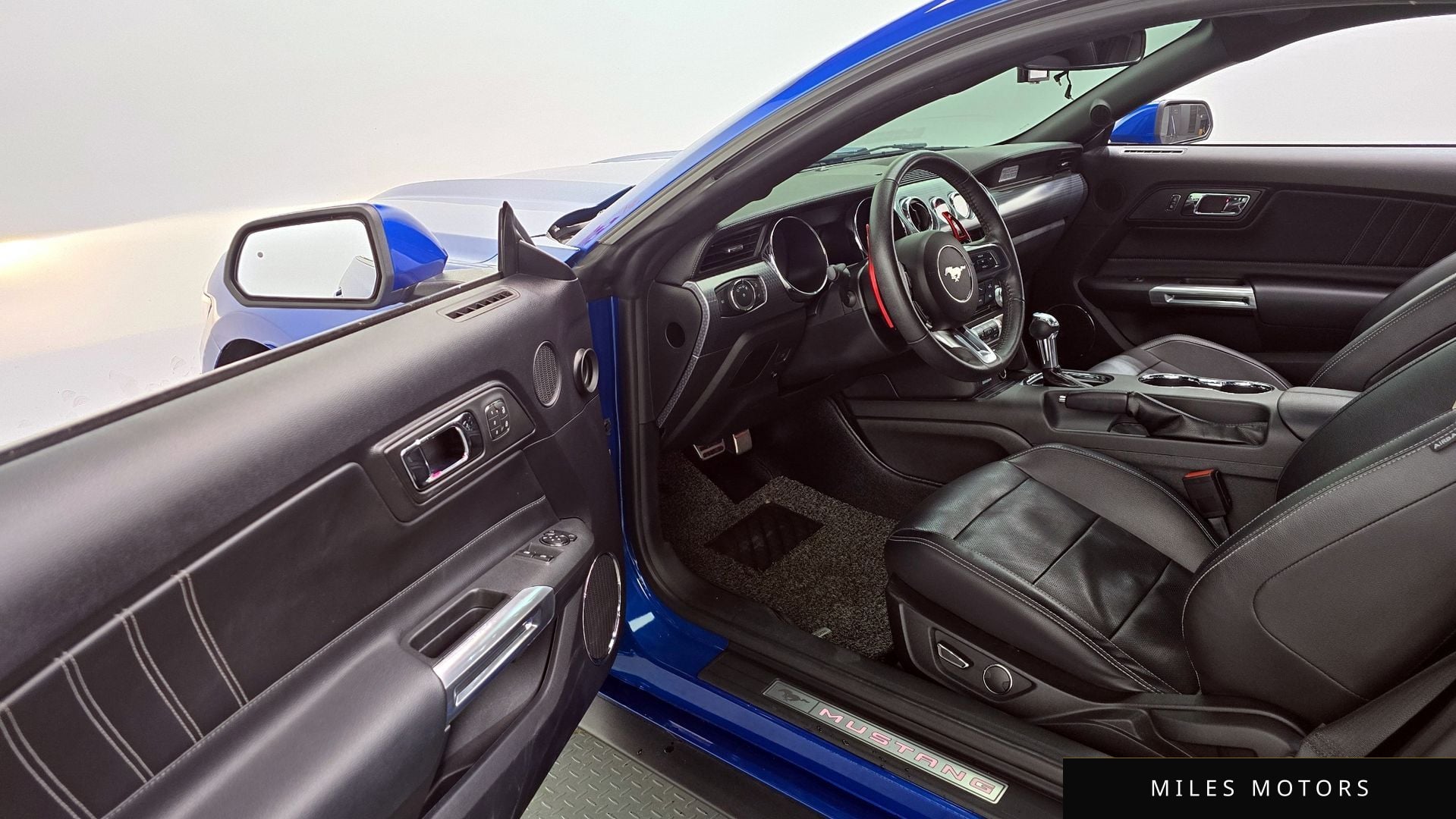 Ford Mustang 2017 — миниатюра 10