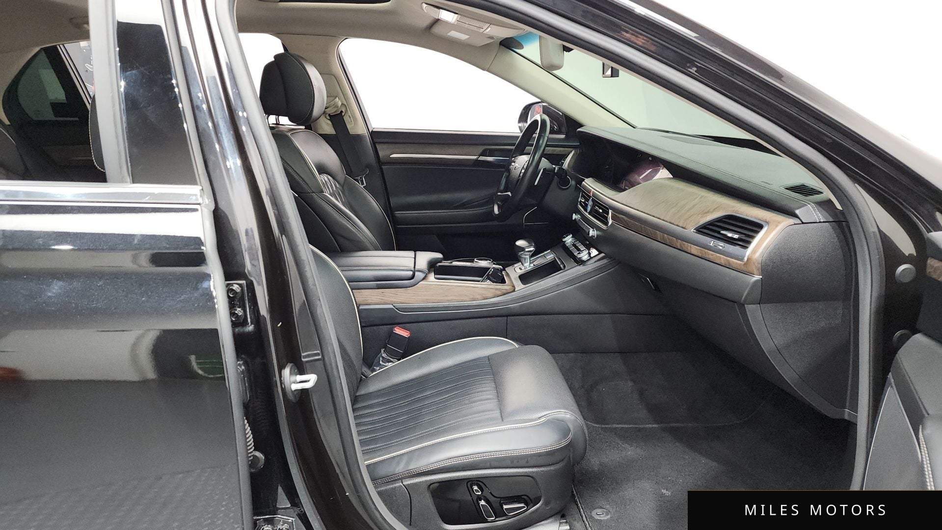 Genesis G90 2019 — миниатюра 11