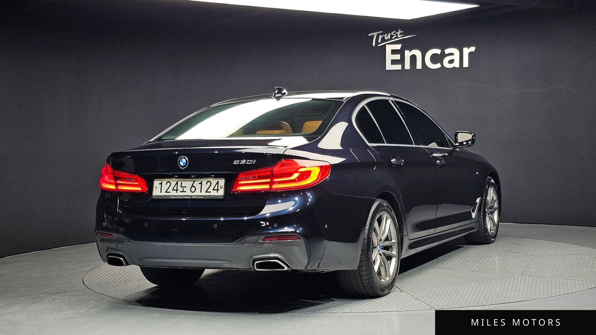 BMW 5 Series (G30) 2018 — миниатюра 2