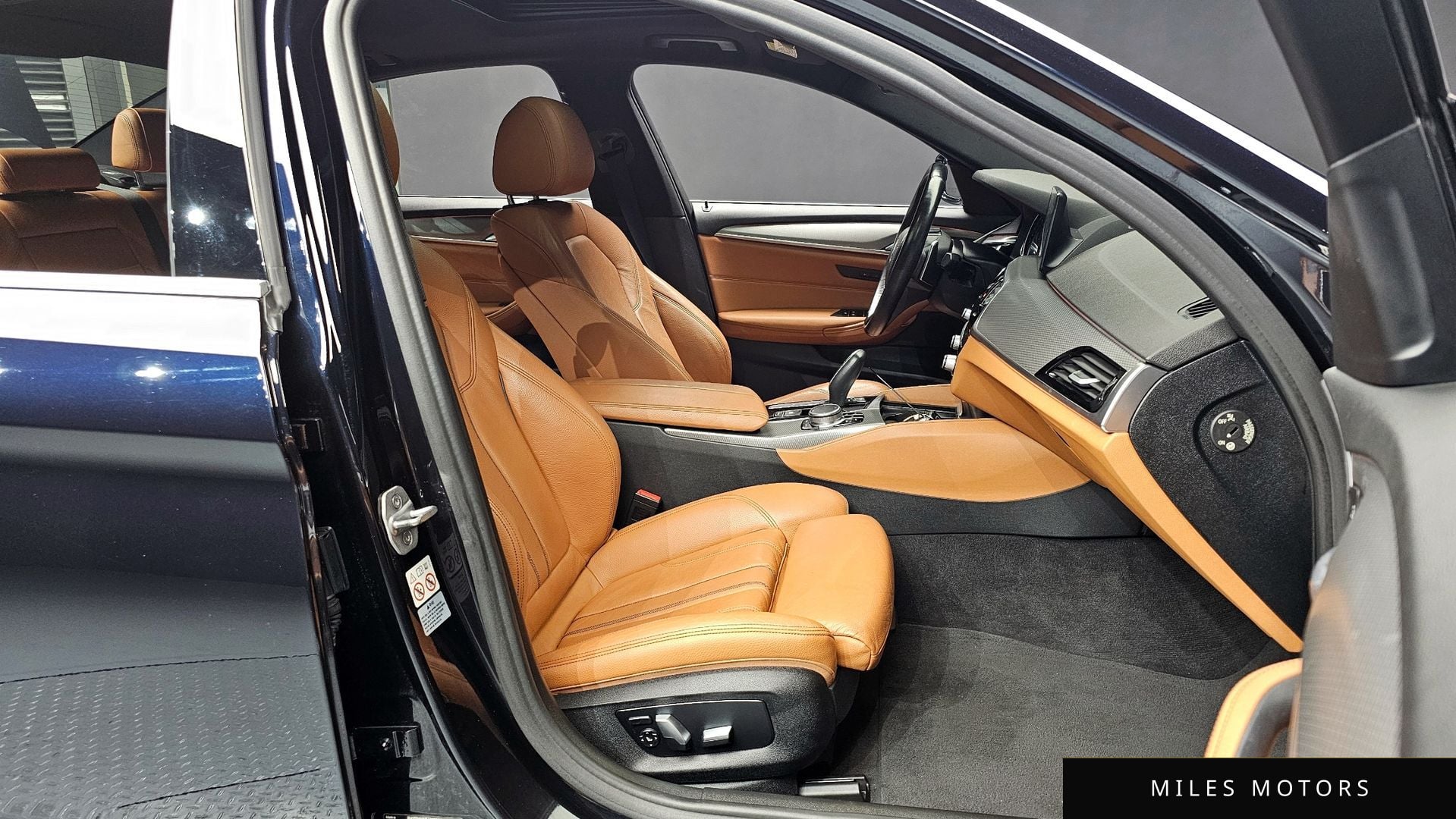 BMW 5 Series (G30) 2018 — миниатюра 10
