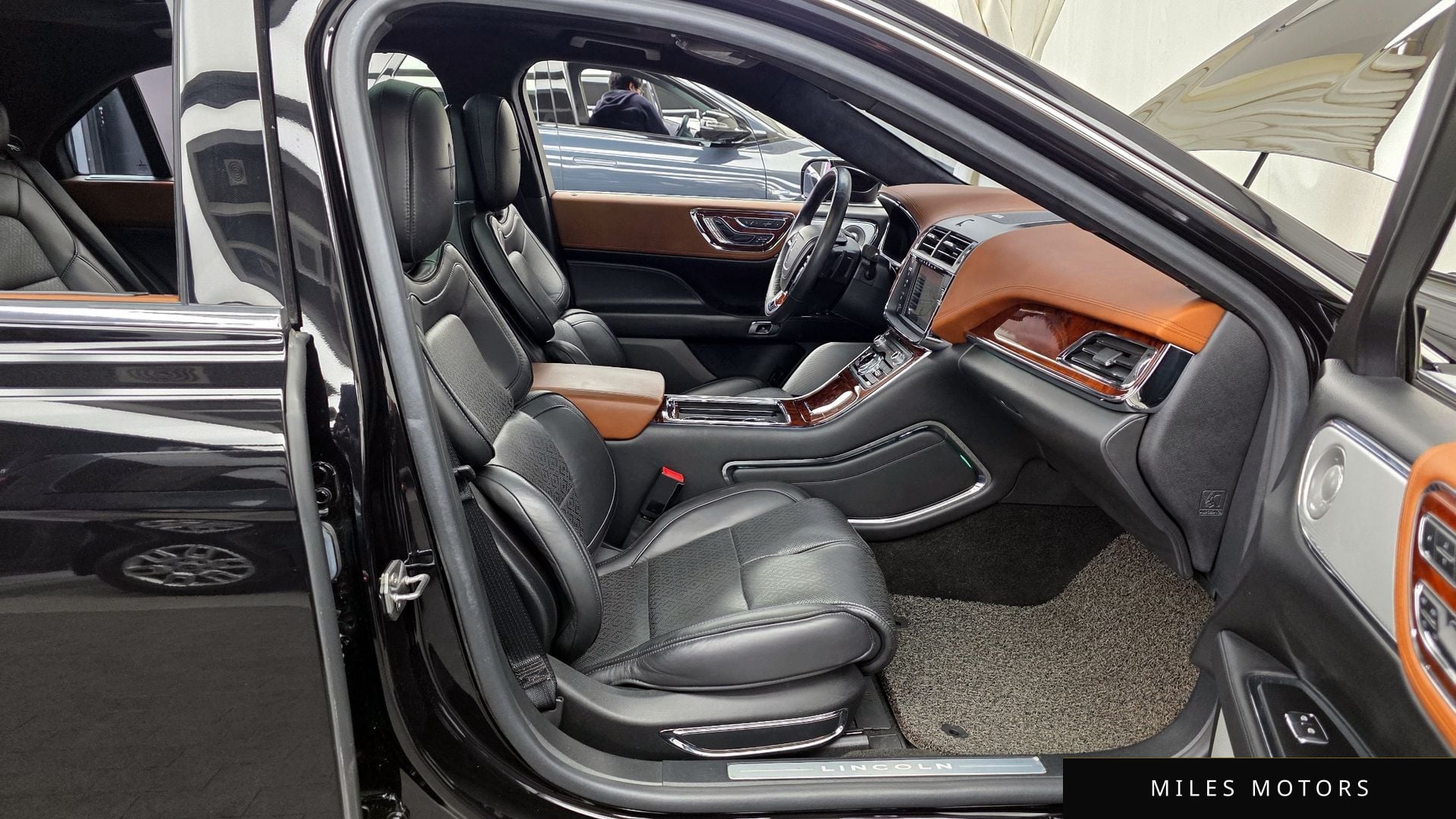 Lincoln Continental 2019 — миниатюра 11