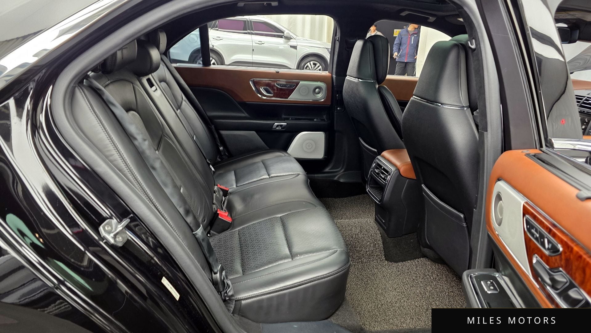 Lincoln Continental 2019 — миниатюра 12