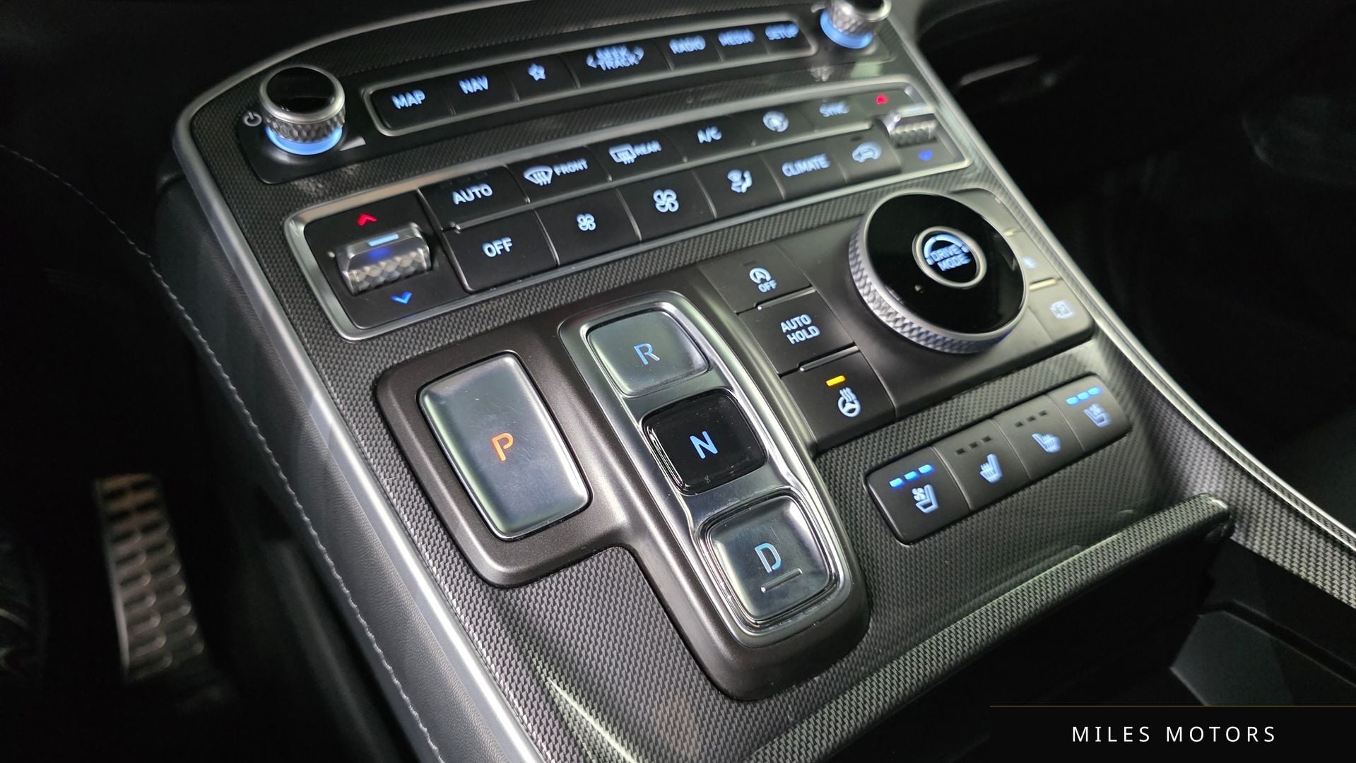 Hyundai Santafe 2021 — миниатюра 9