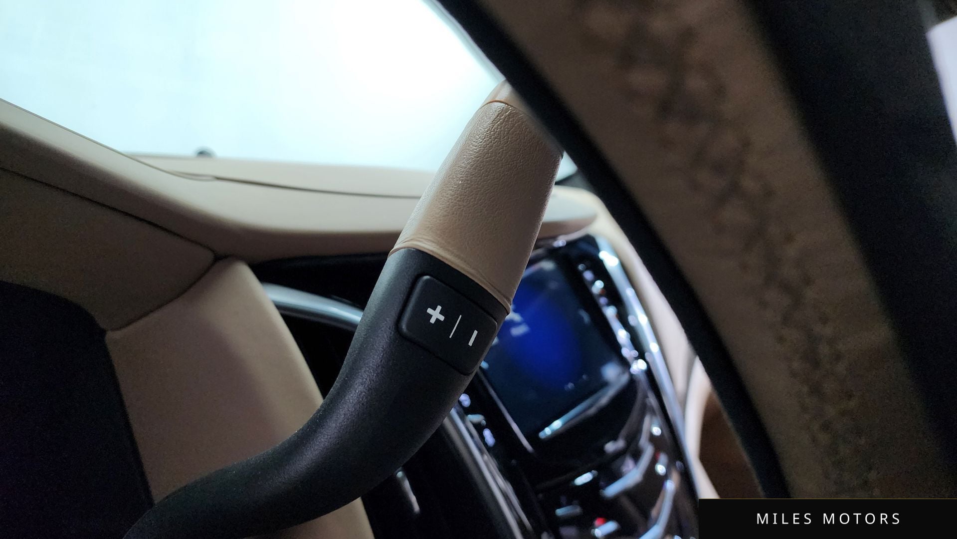 Cadillac Escalade 2020 — миниатюра 9