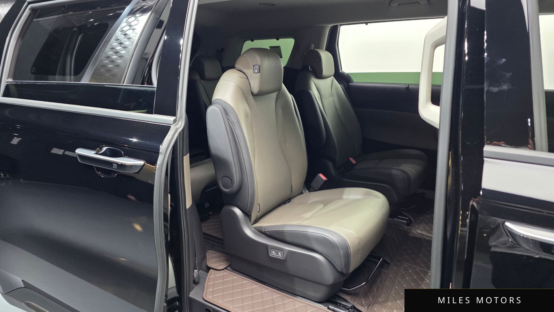 Kia Canival 2025 — миниатюра 12
