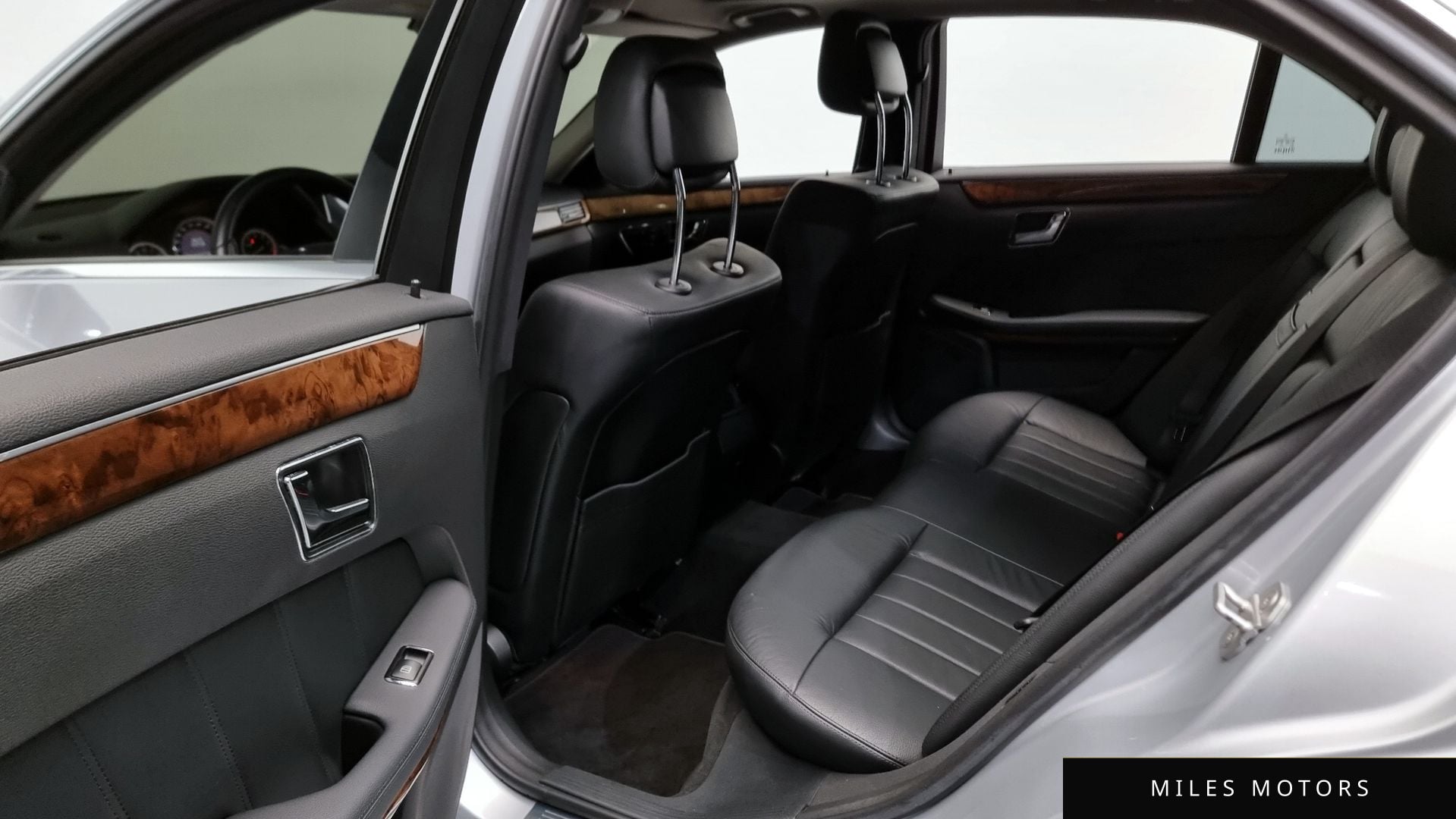 Mercedes-Benz E-Class W212 2010 — миниатюра 12