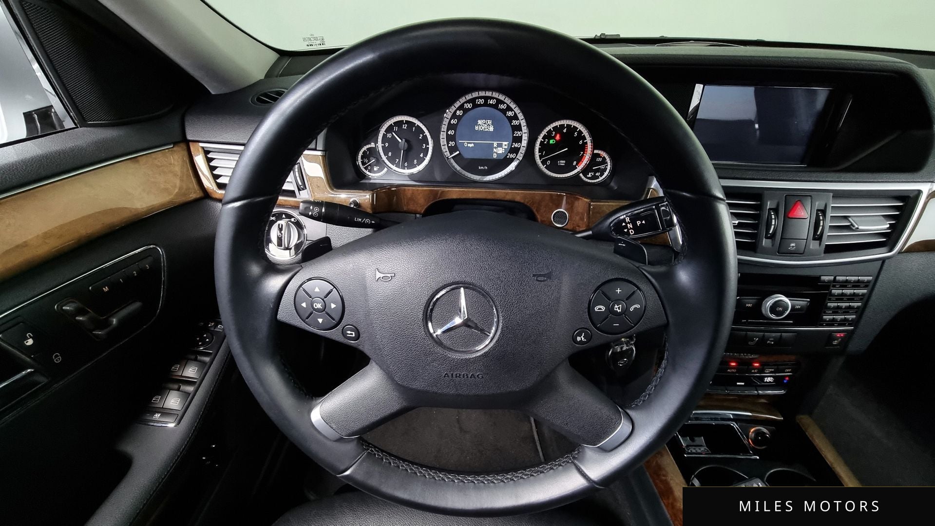 Mercedes-Benz E-Class W212 2010 — миниатюра 13