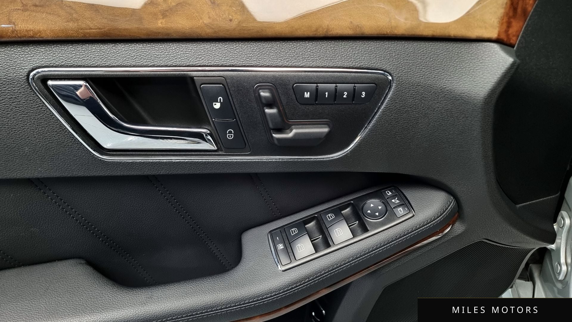Mercedes-Benz E-Class W212 2010 — миниатюра 17