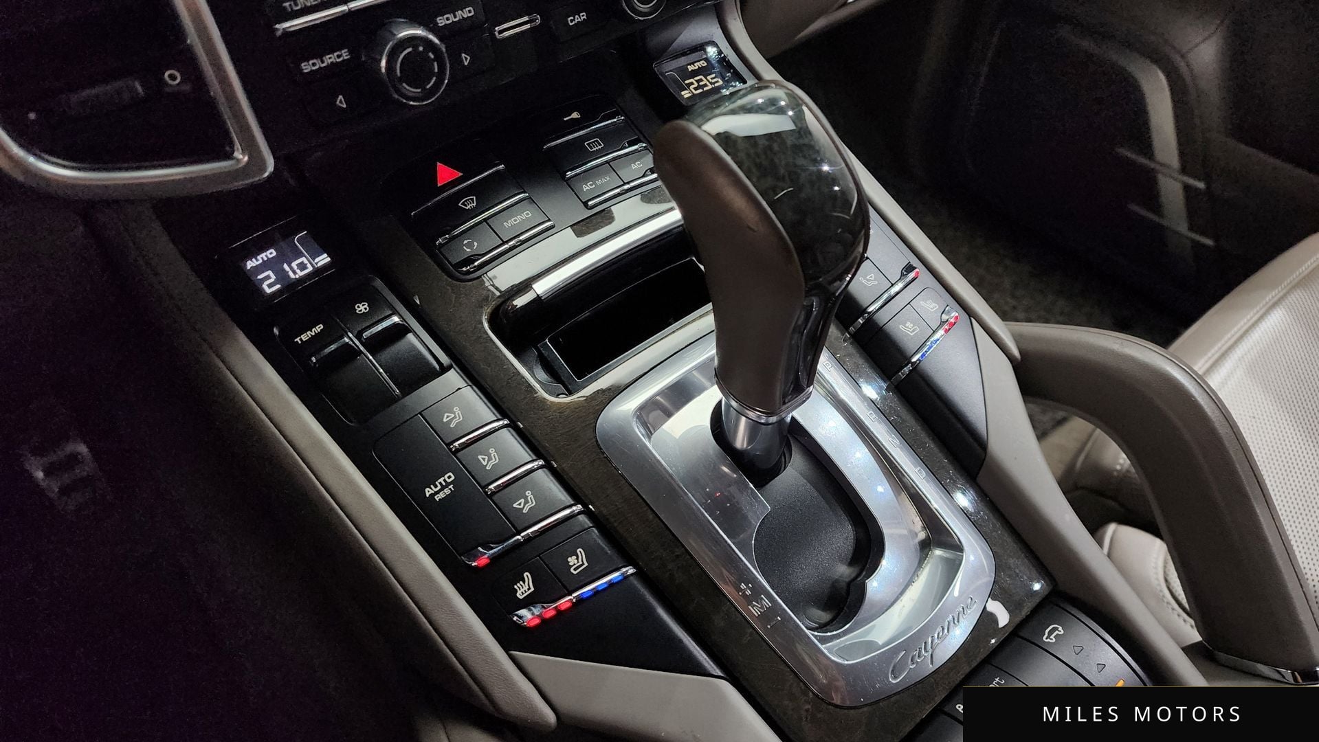 Porsche Cayenne 2011 — миниатюра 9