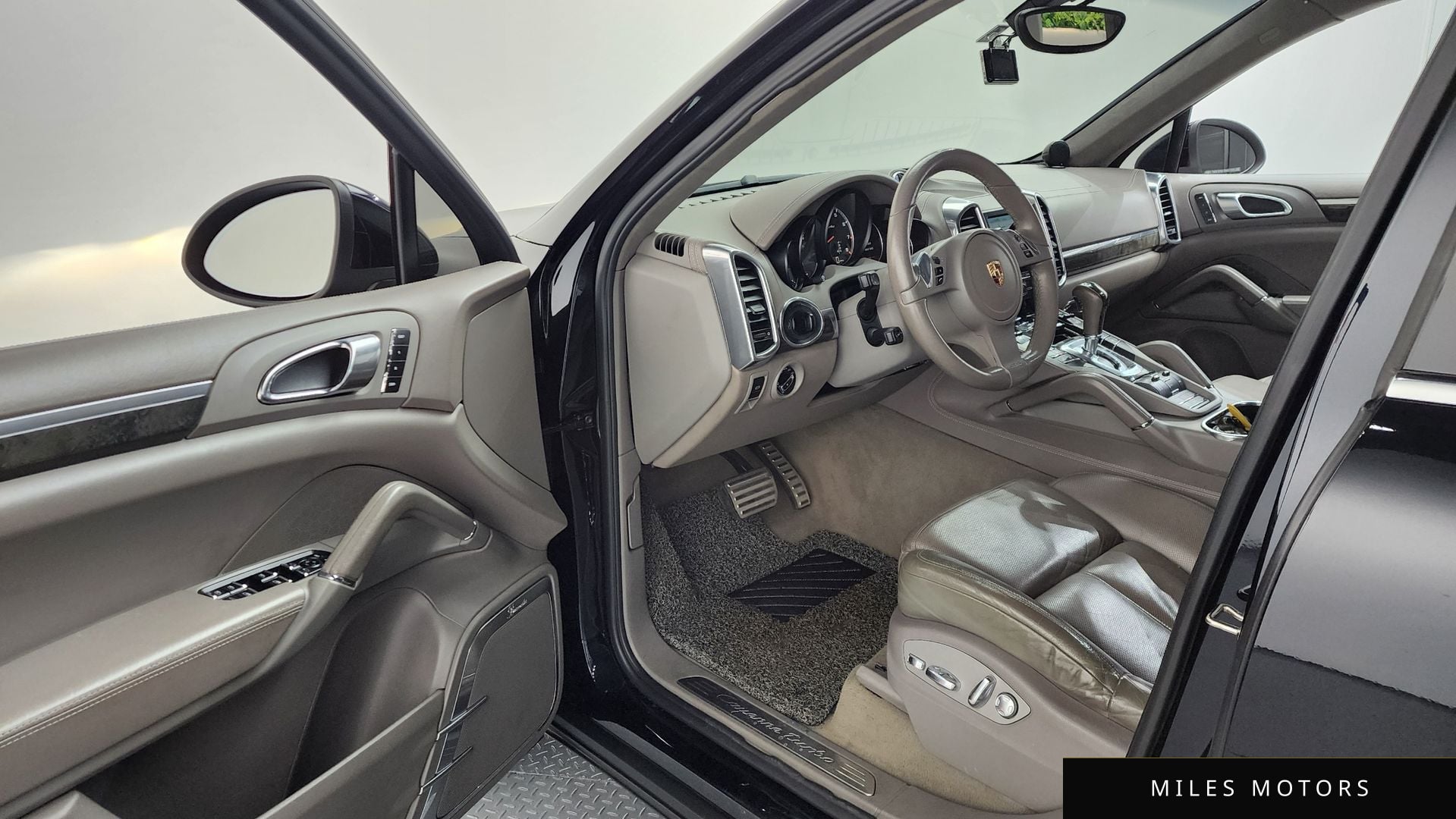 Porsche Cayenne 2011 — миниатюра 10