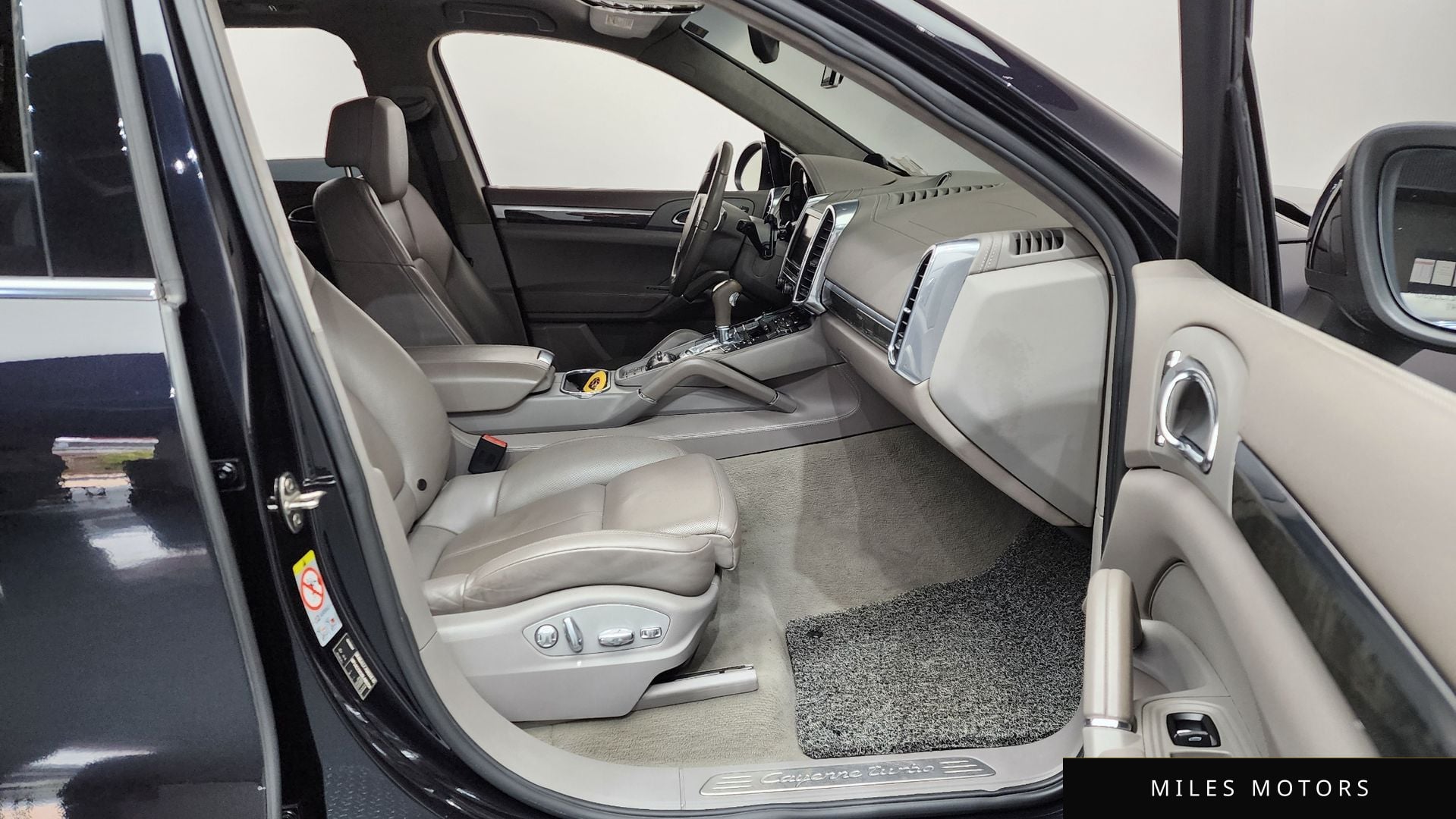 Porsche Cayenne 2011 — миниатюра 11