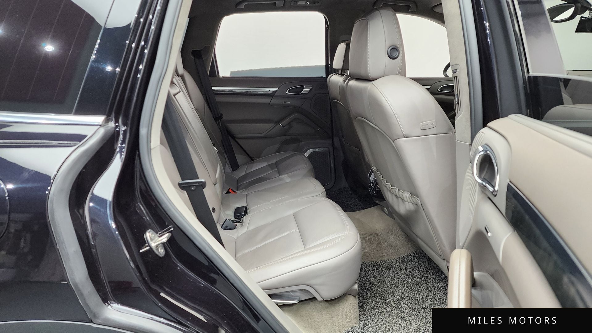 Porsche Cayenne 2011 — миниатюра 12