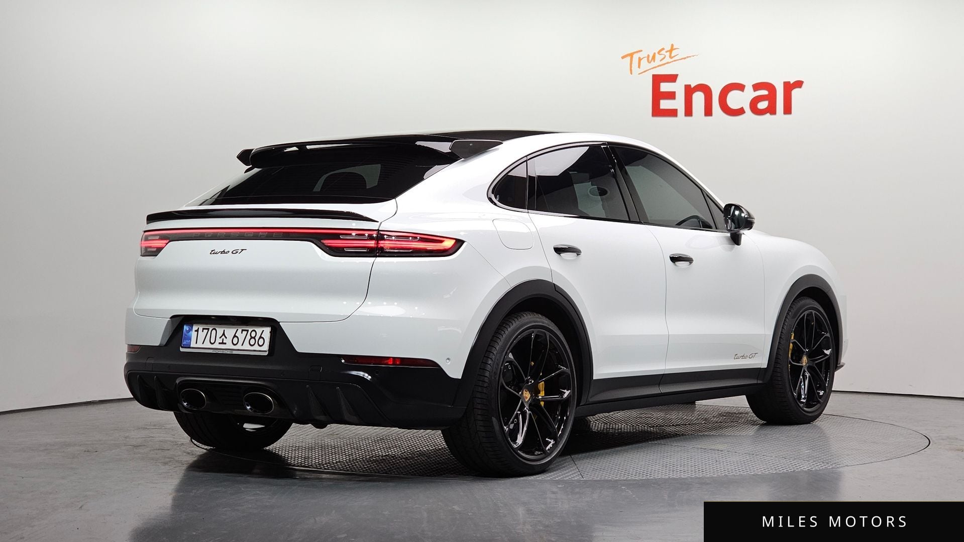 Porsche Cayenne 2023 — миниатюра 2