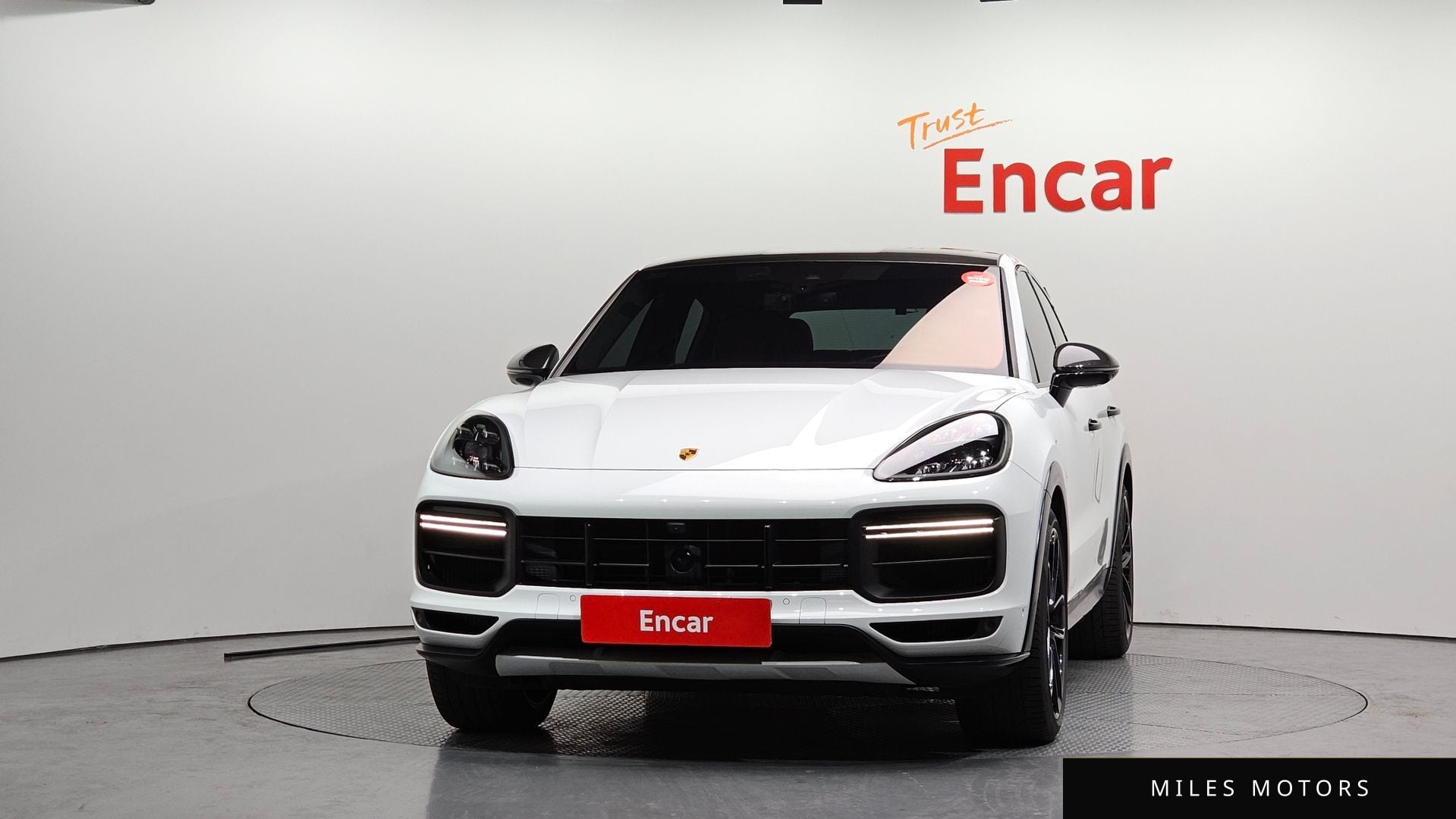 Porsche Cayenne 2023 — миниатюра 3
