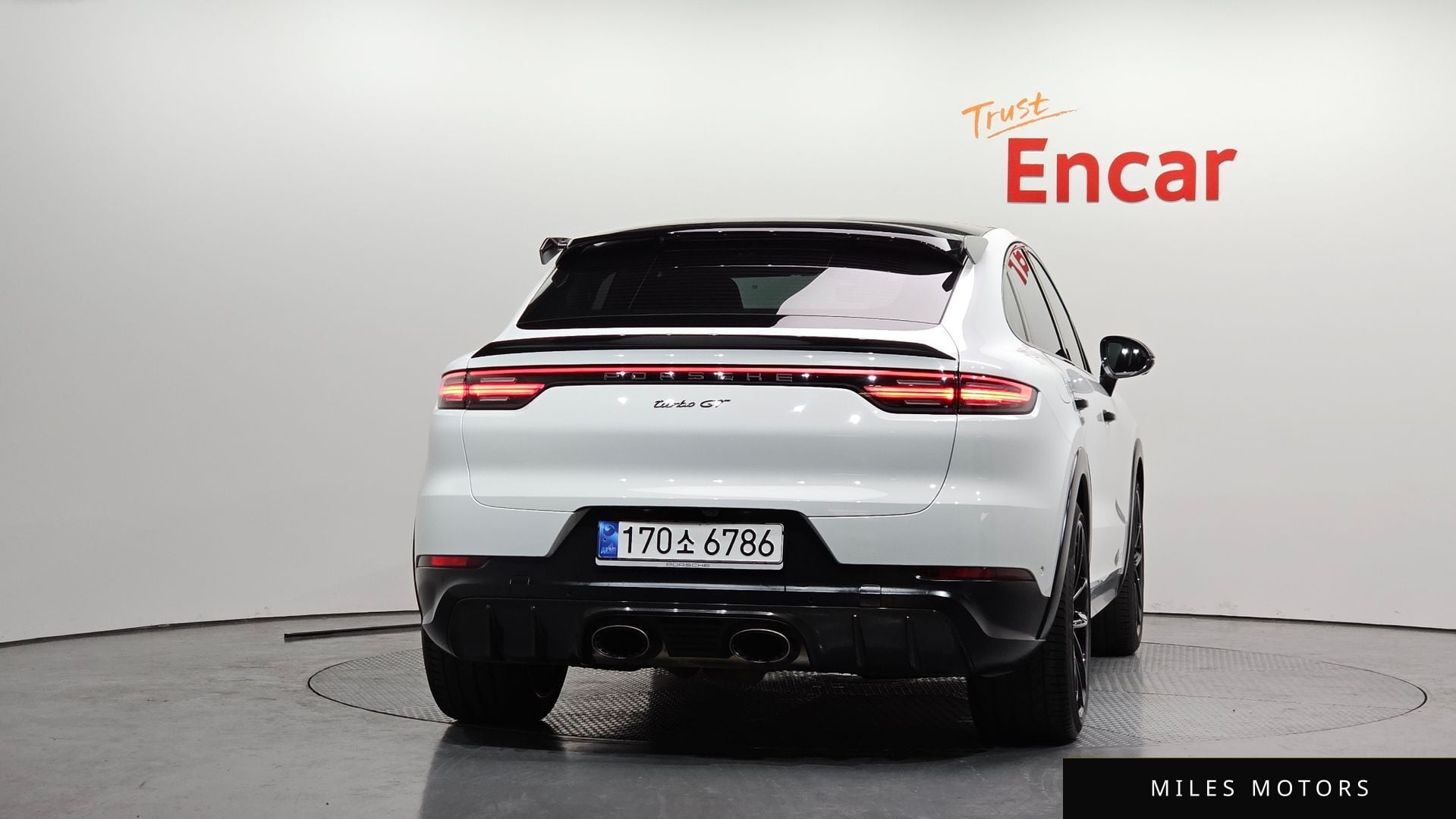 Porsche Cayenne 2023 — миниатюра 4