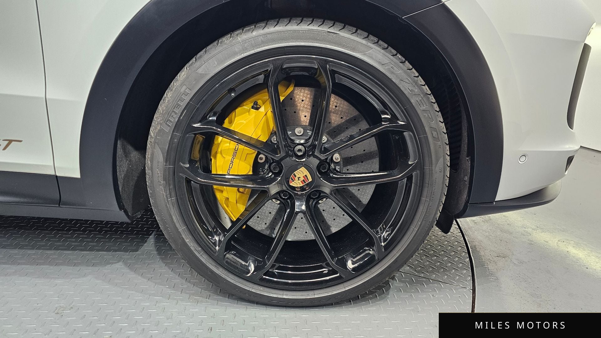 Porsche Cayenne 2023 — миниатюра 5