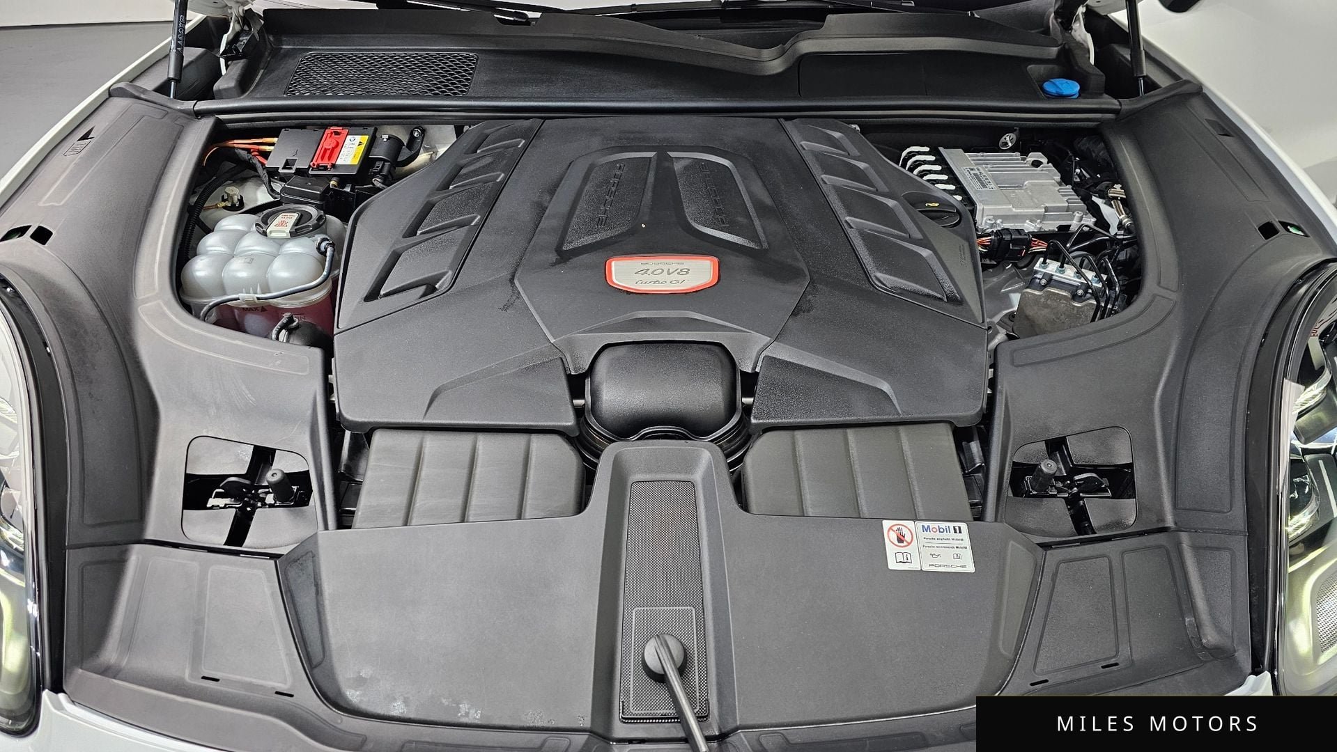 Porsche Cayenne 2023 — миниатюра 6