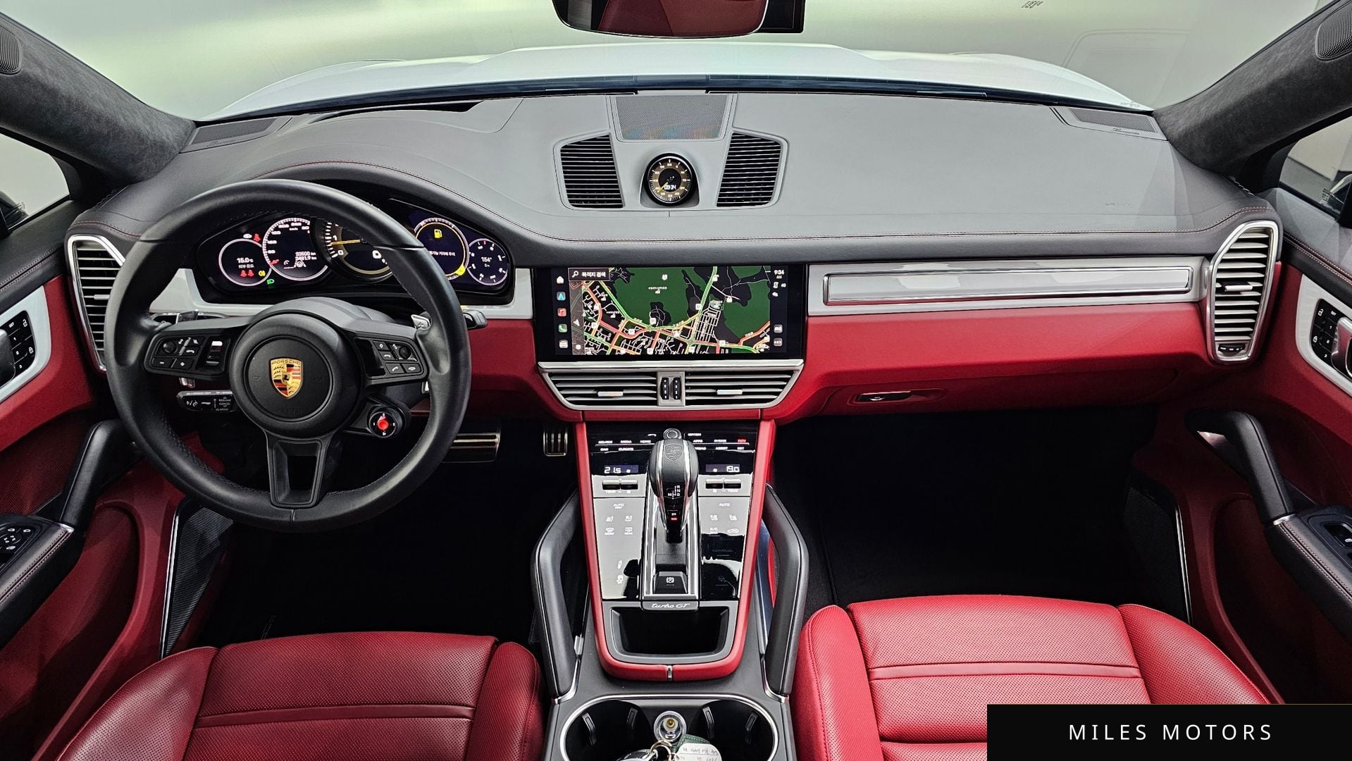 Porsche Cayenne 2023 — миниатюра 7