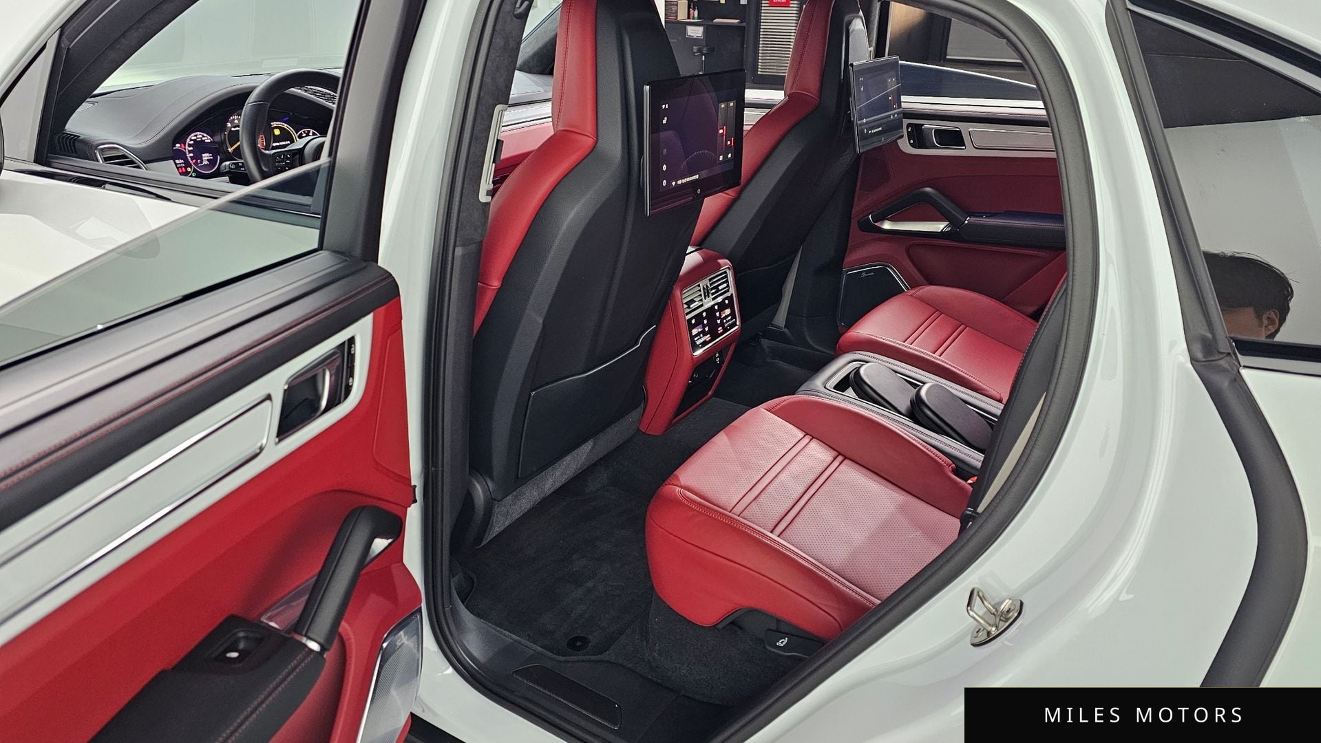 Porsche Cayenne 2023 — миниатюра 12