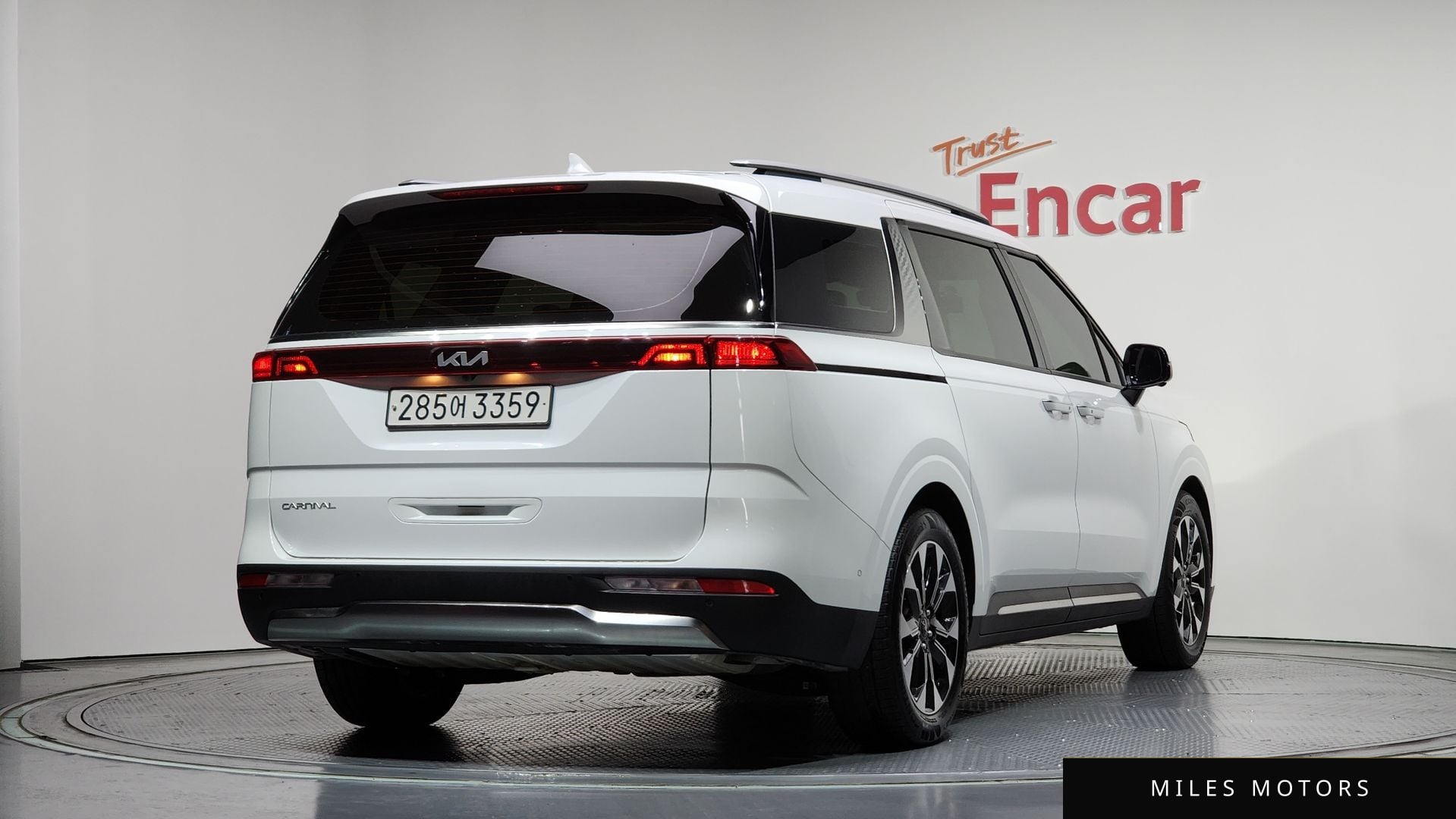 Kia Carnival 2023 — миниатюра 2