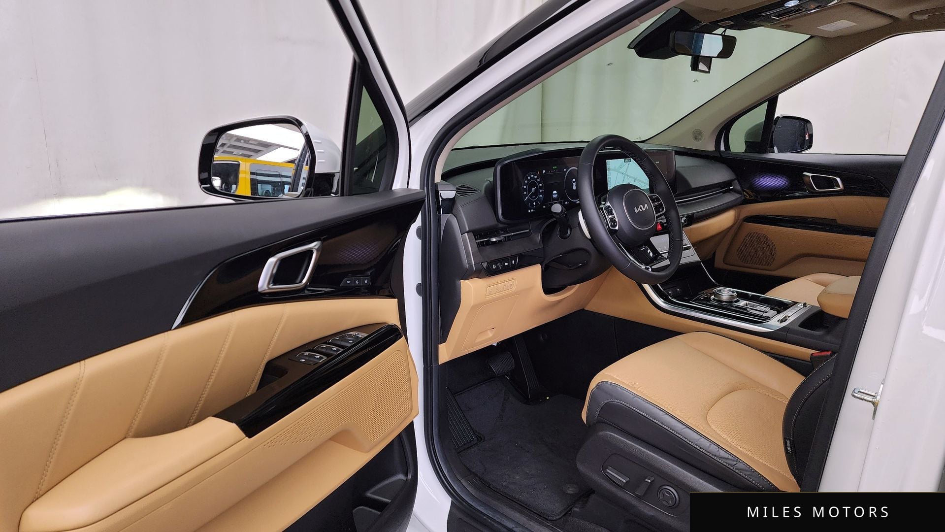 Kia Carnival 2023 — миниатюра 10