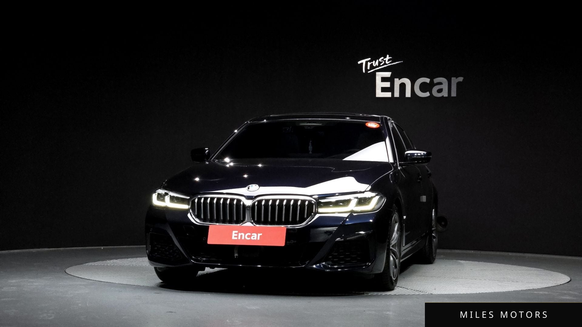 BMW 5 Series (G30) 2023 — миниатюра 3