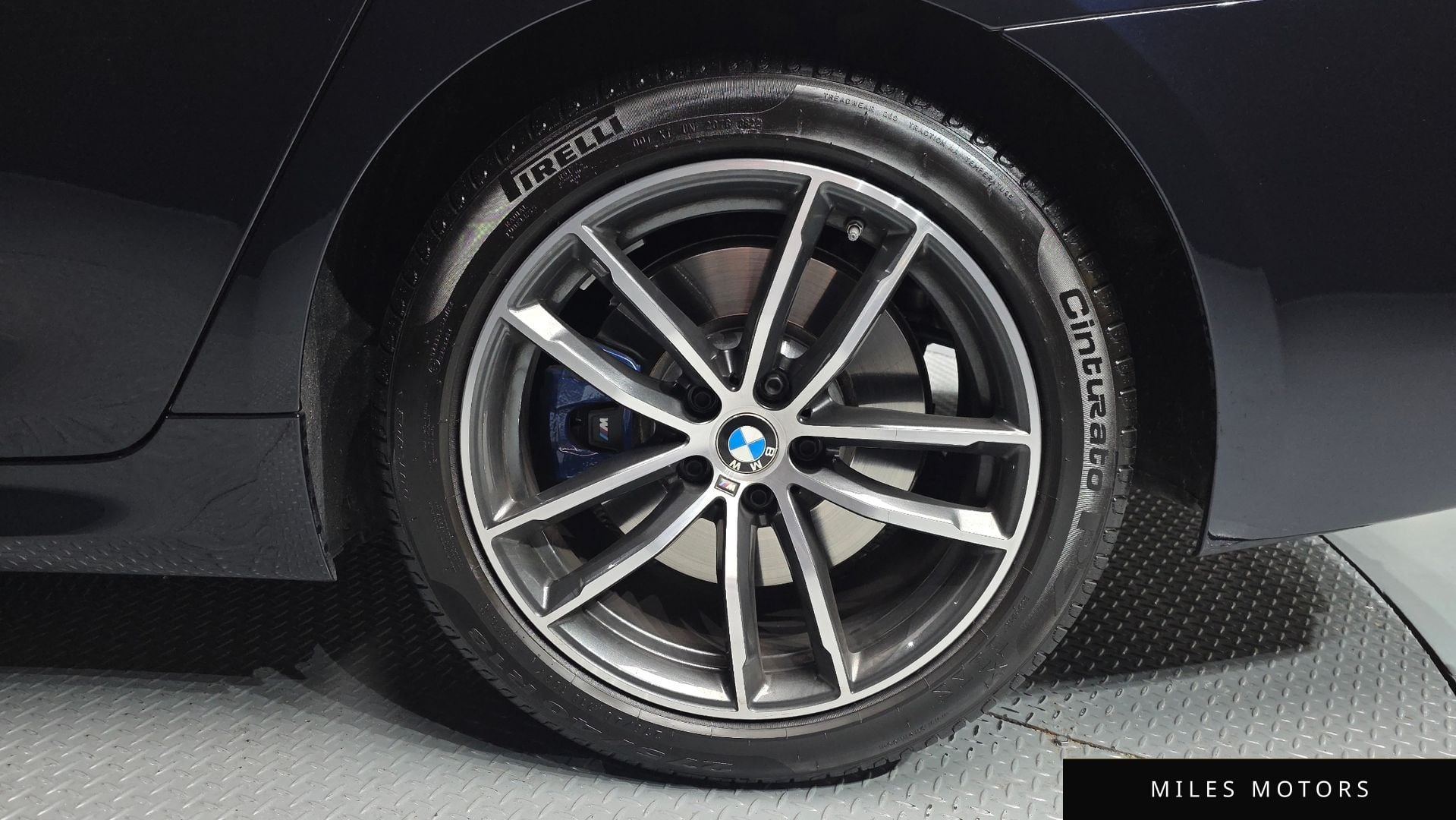 BMW 5 Series (G30) 2023 — миниатюра 5