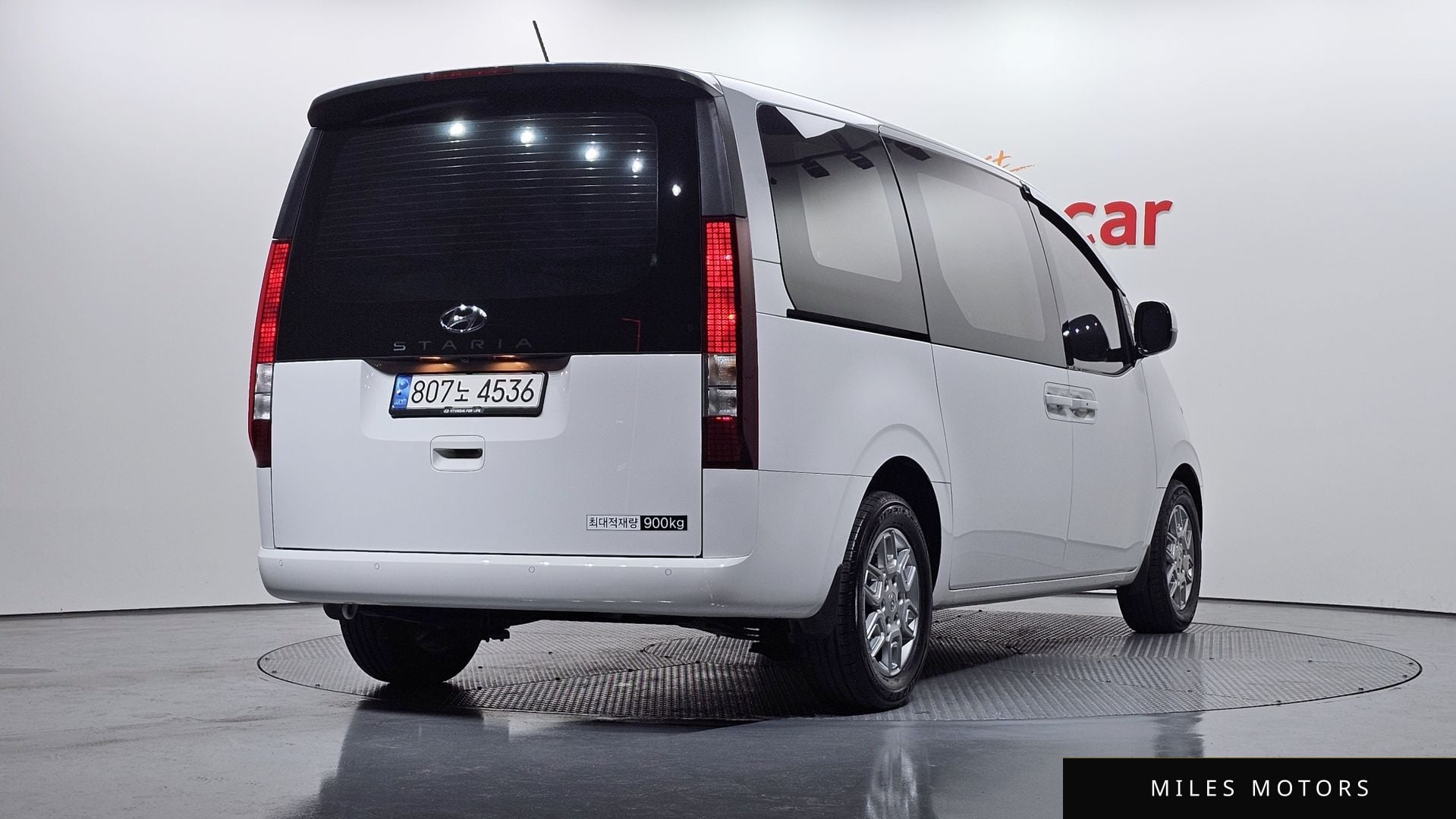 Hyundai Staria 2023 — миниатюра 2