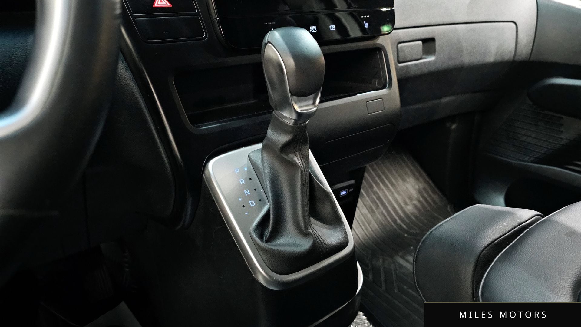 Hyundai Staria 2023 — миниатюра 9
