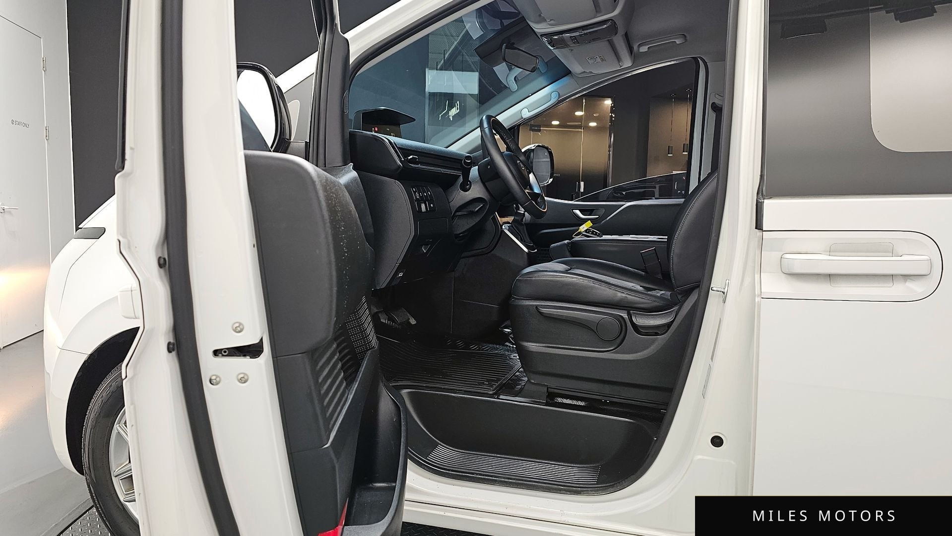 Hyundai Staria 2023 — миниатюра 10