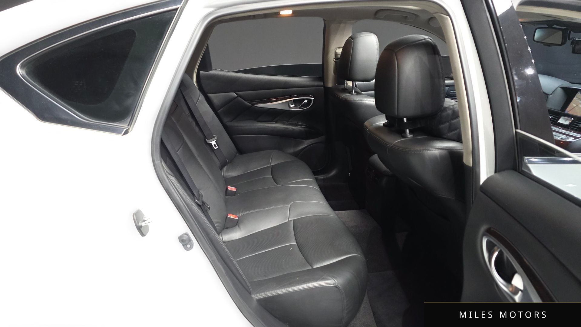 Infiniti Q70 2018 — миниатюра 12