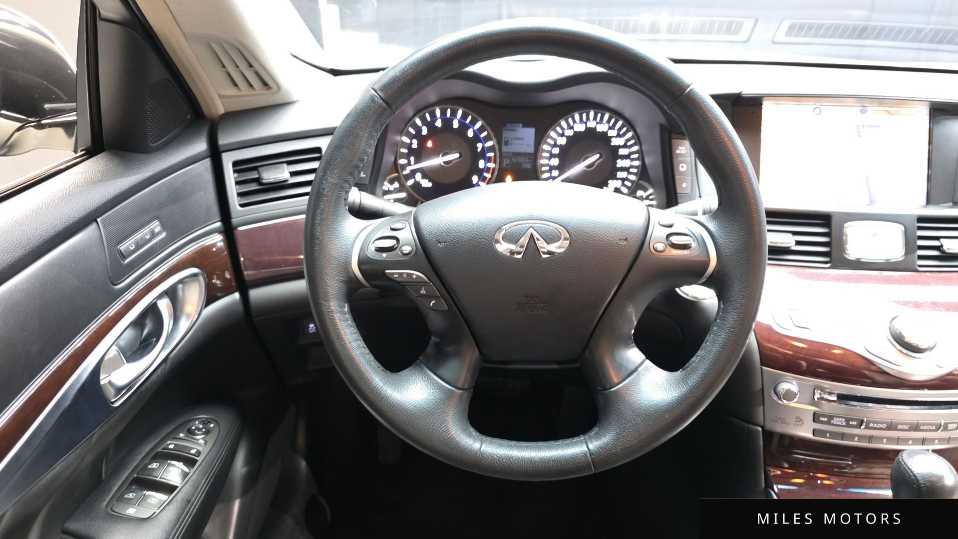Infiniti Q70 2018 — миниатюра 13