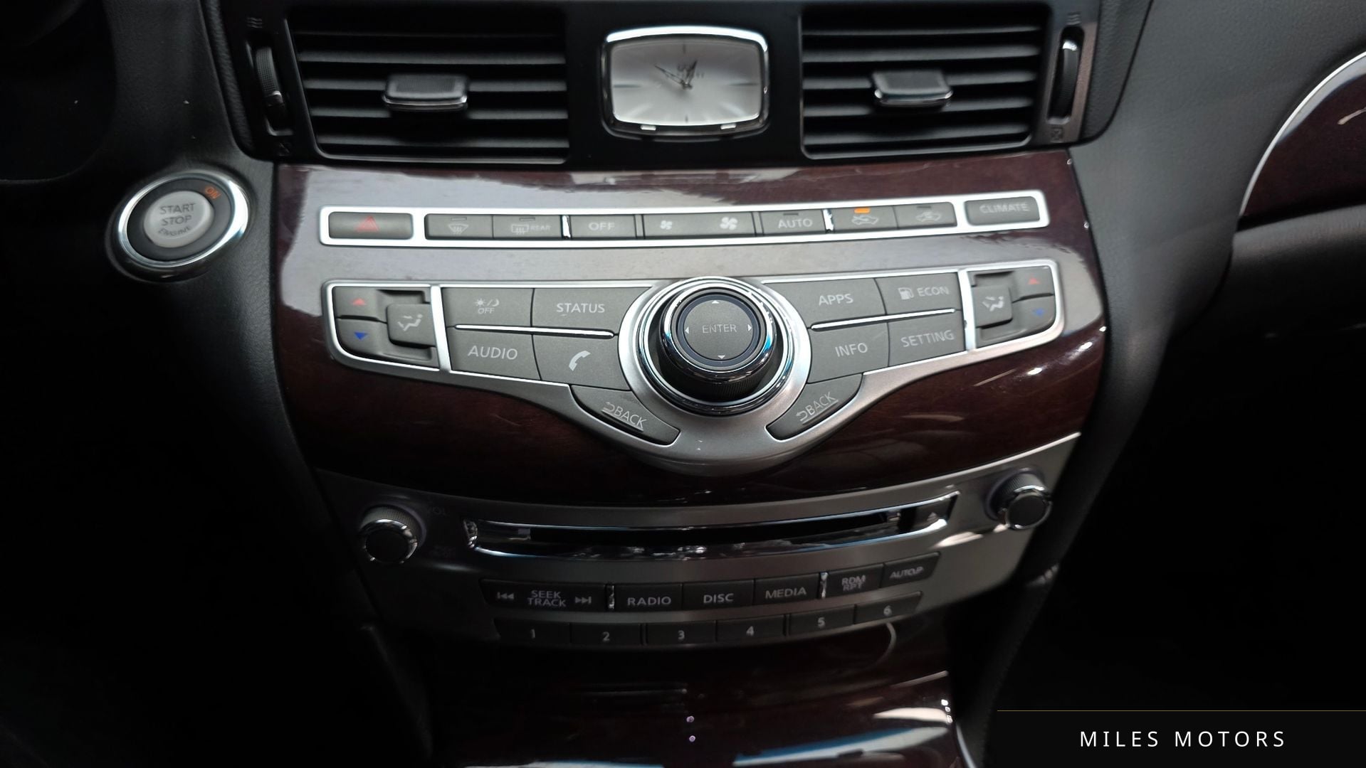 Infiniti Q70 2018 — миниатюра 16
