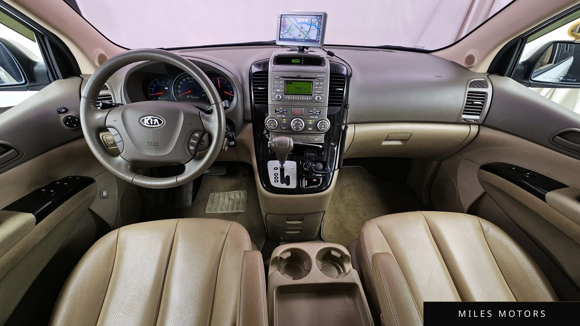 Kia Canival 2011 — миниатюра 7