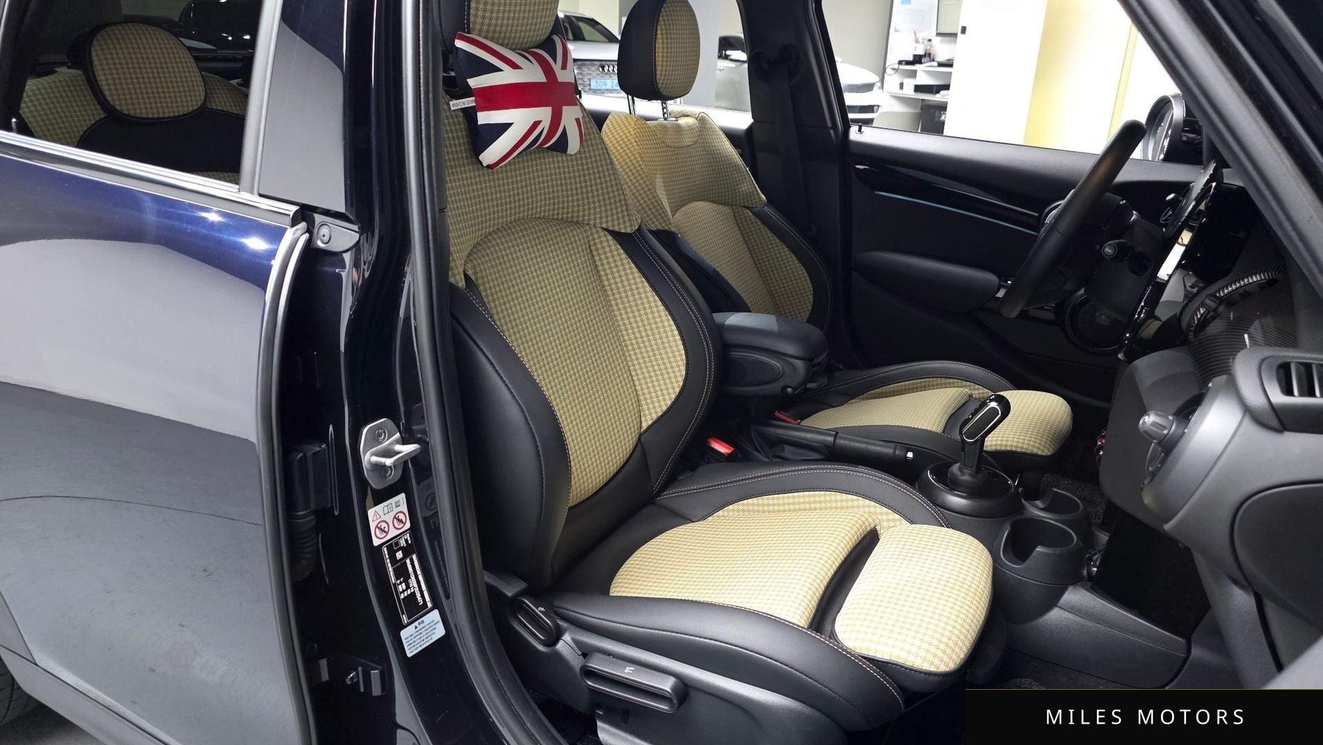 MINI Cooper S 2023 — миниатюра 9